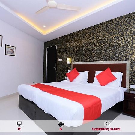 Capital O 61059 Green Life Hotel Kochi Екстериор снимка