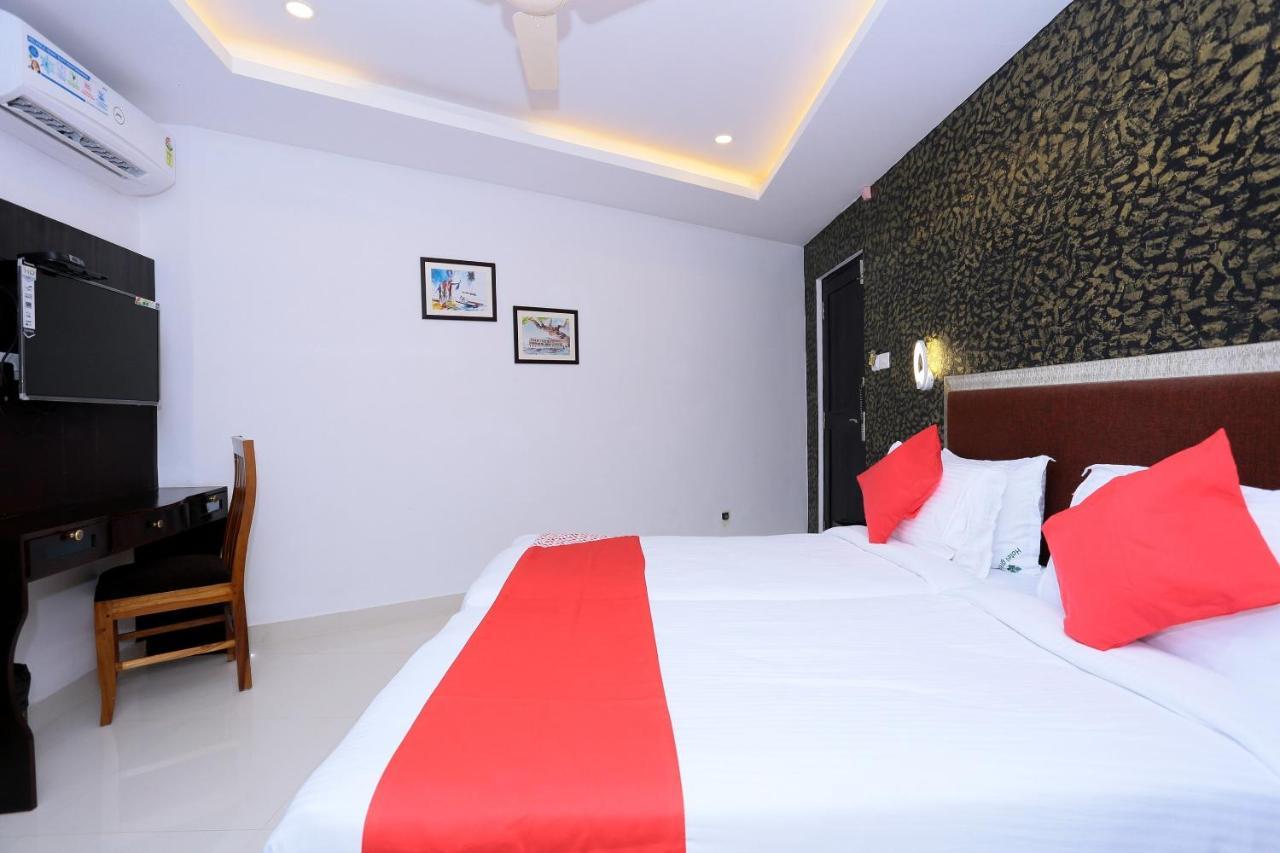 Capital O 61059 Green Life Hotel Kochi Екстериор снимка