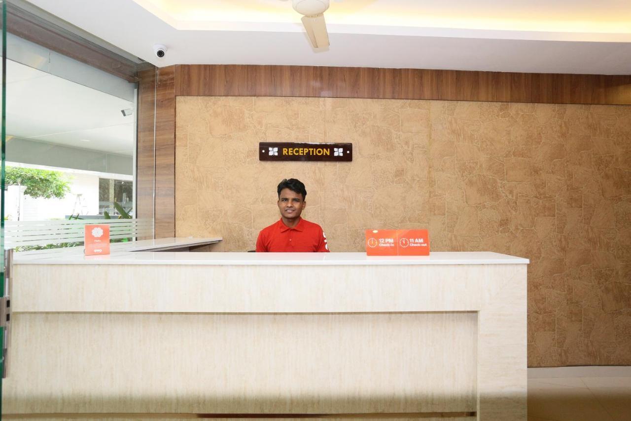 Capital O 61059 Green Life Hotel Kochi Екстериор снимка