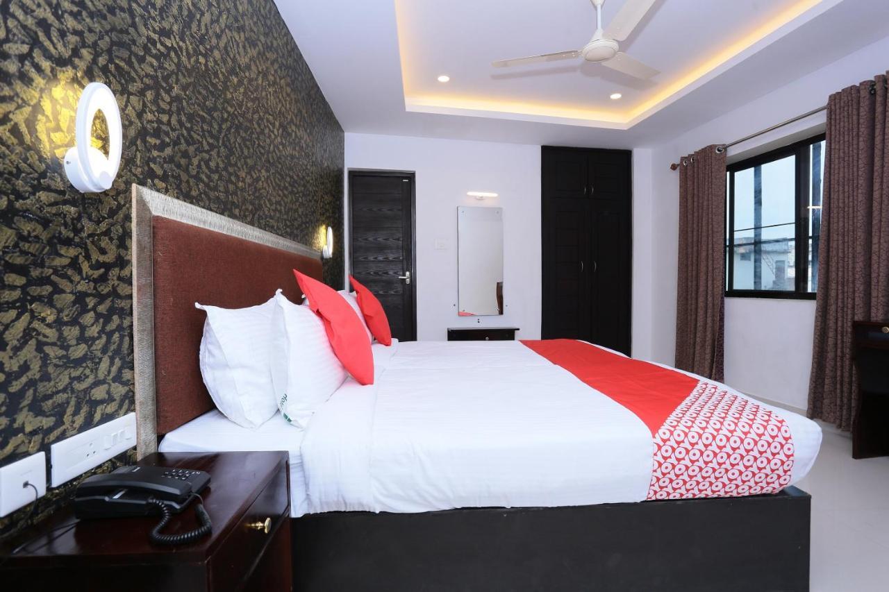 Capital O 61059 Green Life Hotel Kochi Екстериор снимка