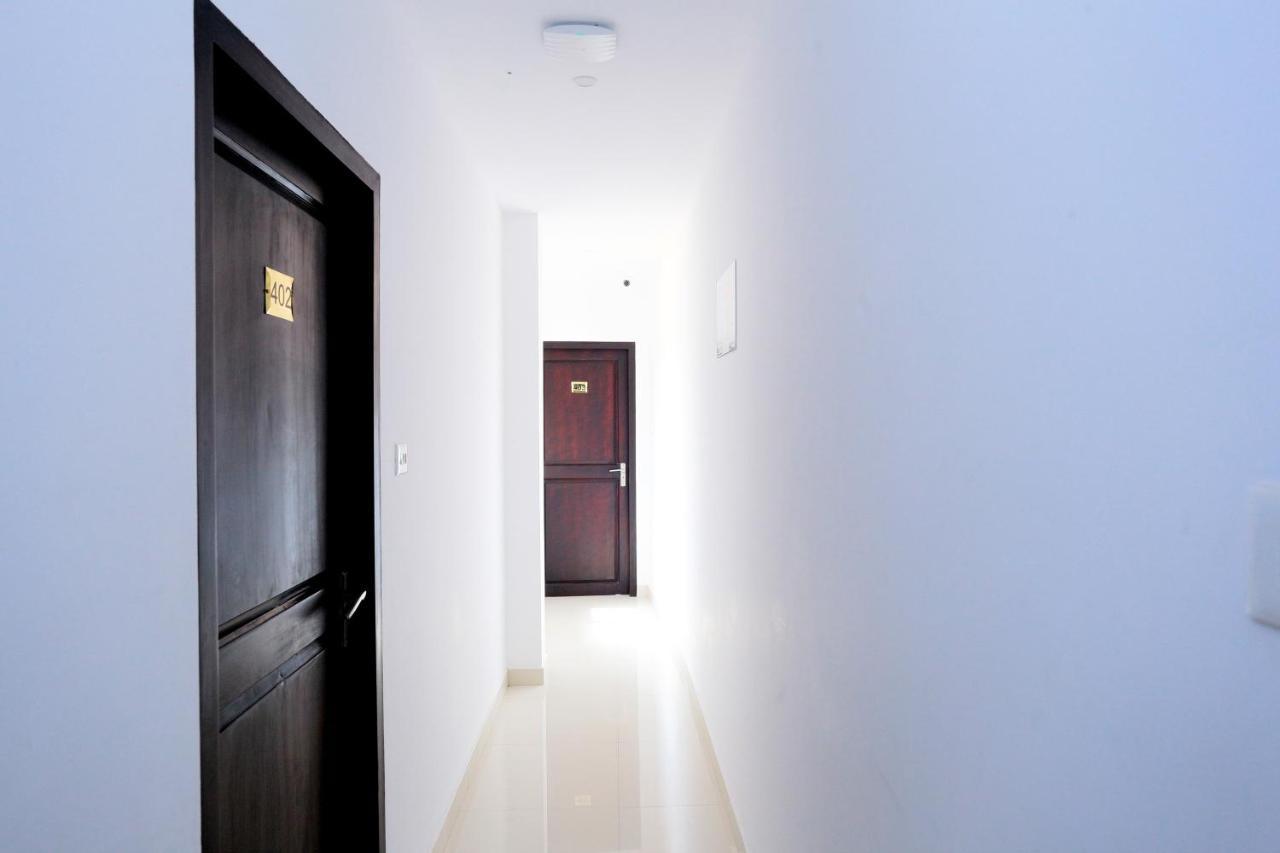 Capital O 61059 Green Life Hotel Kochi Екстериор снимка